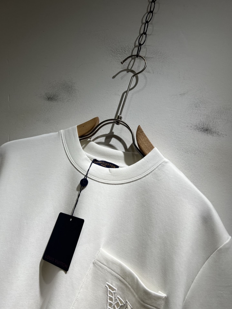 l0vis Vvtt0n t-shirt